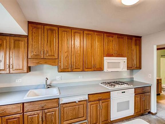 2nd image of 2723 Mitchell Dr