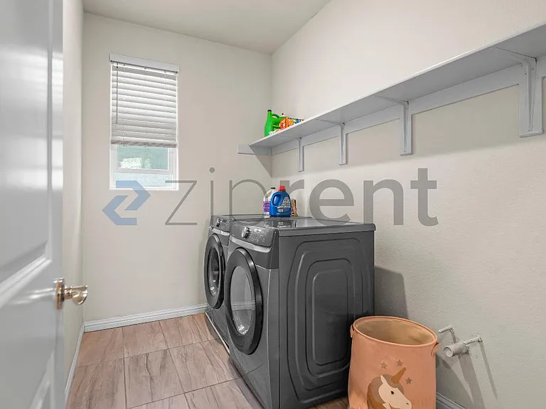 979 Princess Way — Photo 34
