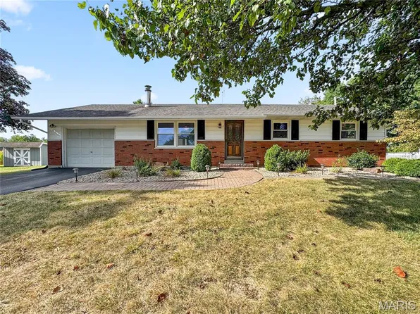 5628 State Highway 156, Waterloo, IL 62298