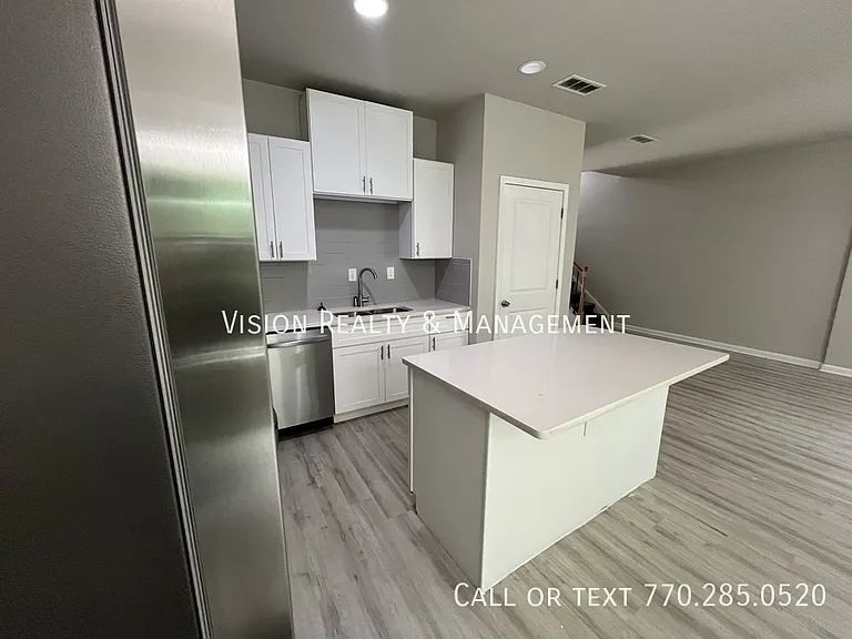 8324 Triple Crown Dr — Photo 2