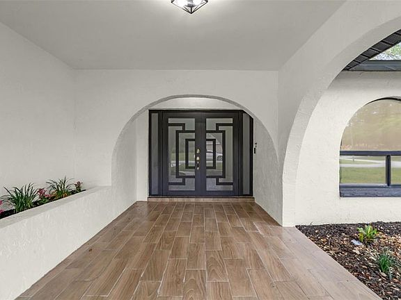 3rd image of 2051 Laredo Ave