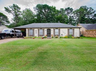 8208 Chesterfield Dr, Southaven, MS 38671