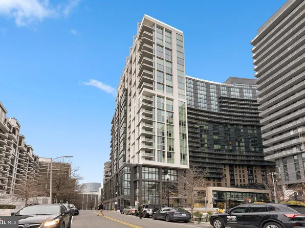 1781 N Pierce St APT 1402, Arlington, VA 22201