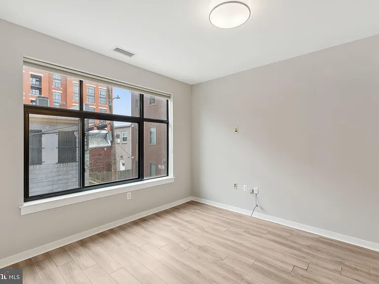 911 2nd St NE #207 — Photo 12