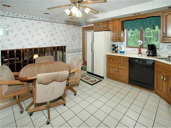2nd image of 670 Adele Dr