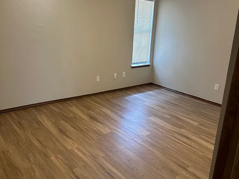 1307 Clearwater Dr — Photo 7