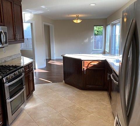5th image of 4246 Maher St