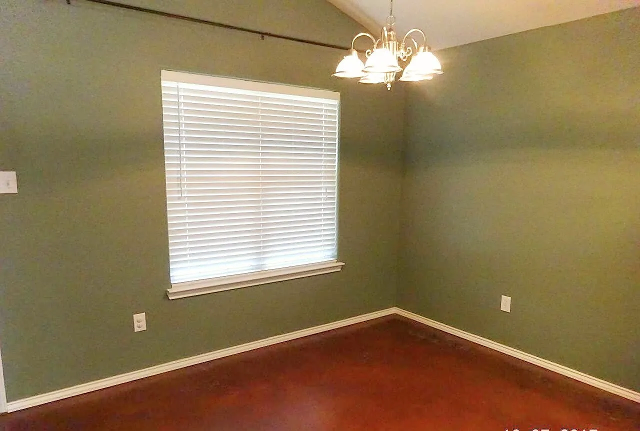 3 bed, 2.0 bath, 1453 sqft, $1,400 — Photo 4