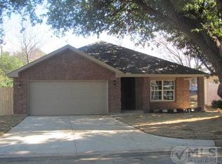 807 Woodrow St, Arlington, TX 76012