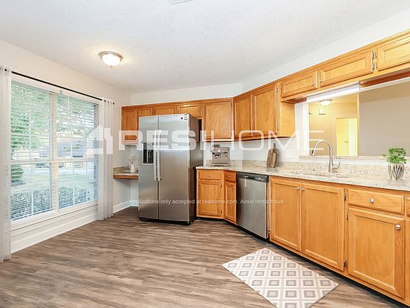 3rd image of 2756 Fleet Dr