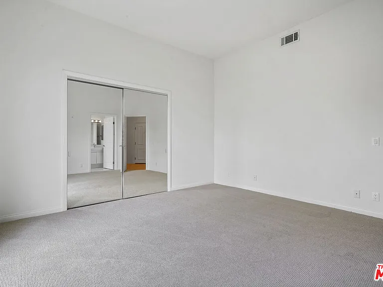 1325 Arizona Ave #201 — Photo 48