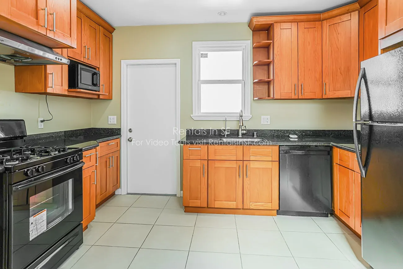 2 bed, 1.0 bath, $3,500 — Photo 2