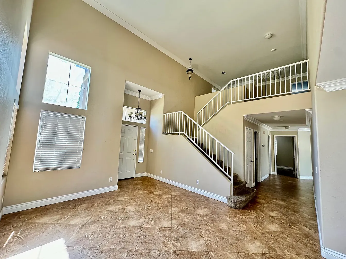 39480 Saint Honore Dr — Photo 2