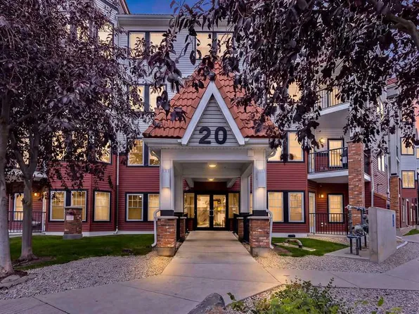 20 N Royal Oak Plz NW #111, Calgary, AB T3G 0E6