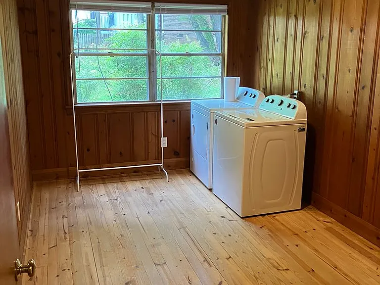 122 W Scanlon St — Photo 24