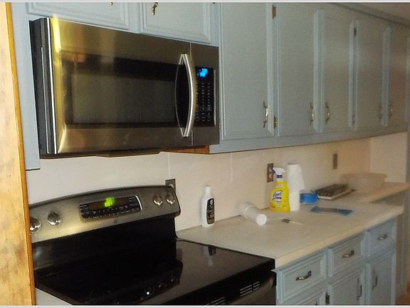 4th image of 1013 Fairway Ln
