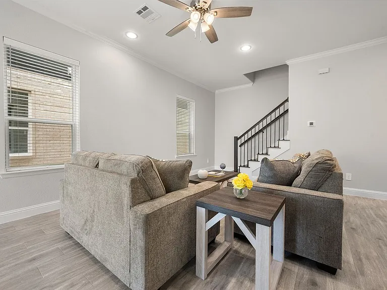 2355 Spring Park Blvd — Photo 11