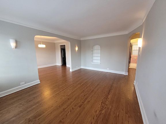 2nd image of 7120 N Paulina St