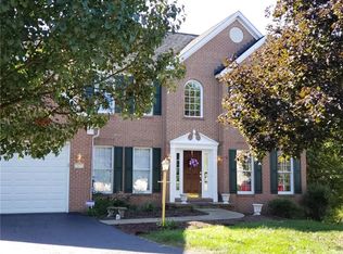 369 Indian Ridge Dr, Coraopolis, PA 15108