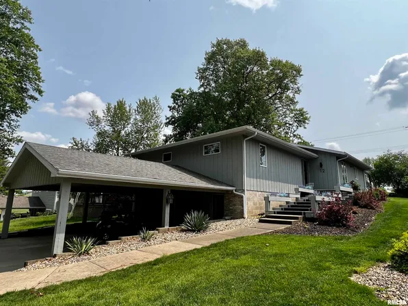 12 Hickory Grv, Macomb, IL 61455