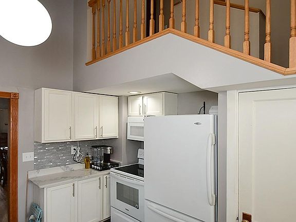 4th image of 2956 S 47th St