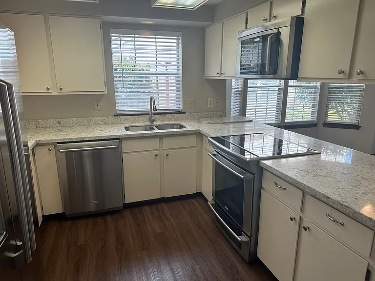 5710 N 21st St #10 — Photo 8