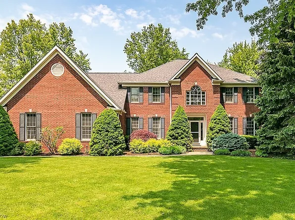 5525 Turnberry Ln, Highland Heights, OH 44143