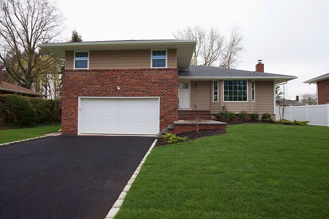 1st image of 12 Sparrow Ln