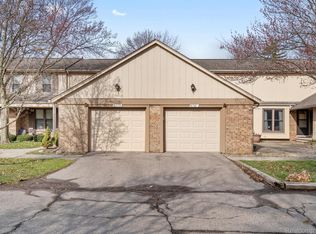 31781 Hickory Ln, Warren, MI 48093