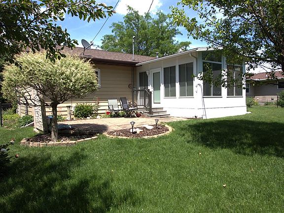 3rd image of 2937 22nd Ave N