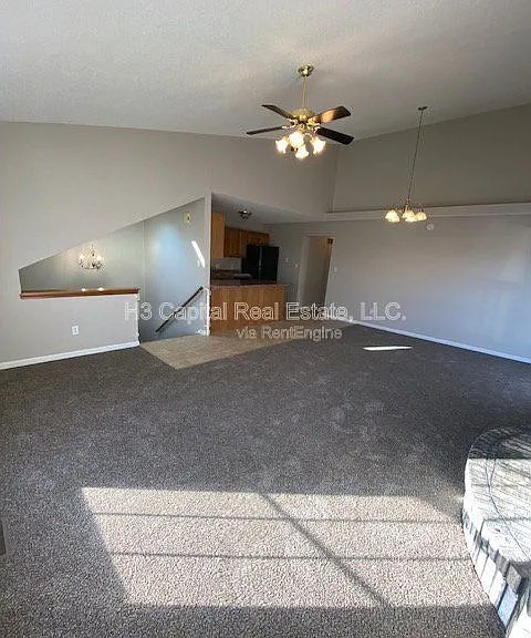315 Hannah Dr — Photo 6