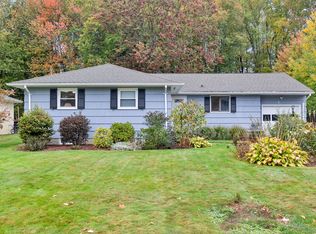 11 Alderwood Dr, West Hartford, CT 06117