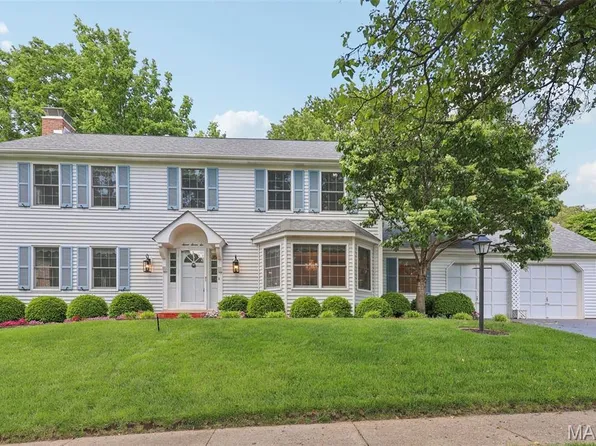 776 Haw Thicket Ln, Saint Louis, MO 63131