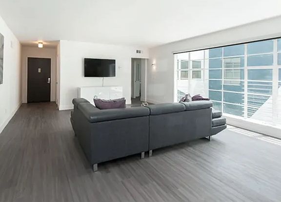 5th image of 131 S Maple Dr APT 201