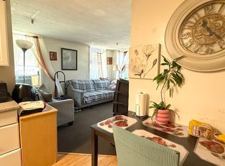 46 Amesbury St APT 4D, Lawrence, MA 01840