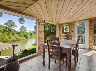 1800 Seacrest Dr, Gautier, MS 39553