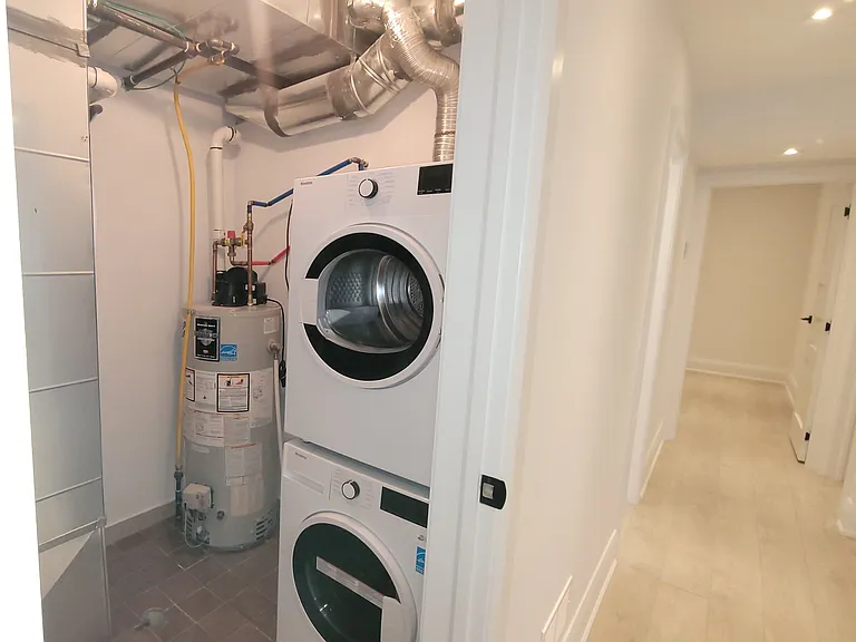 248 Gladstone Ave #BASEMENT — Photo 10