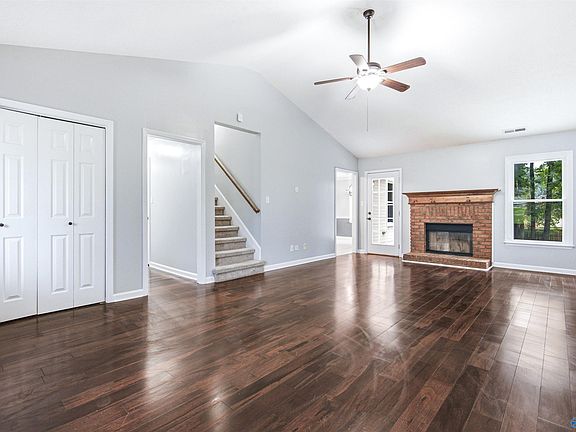 3rd image of 222 Bent Oak Cir