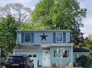 16 Corona Rd, Sound Beach, NY 11789