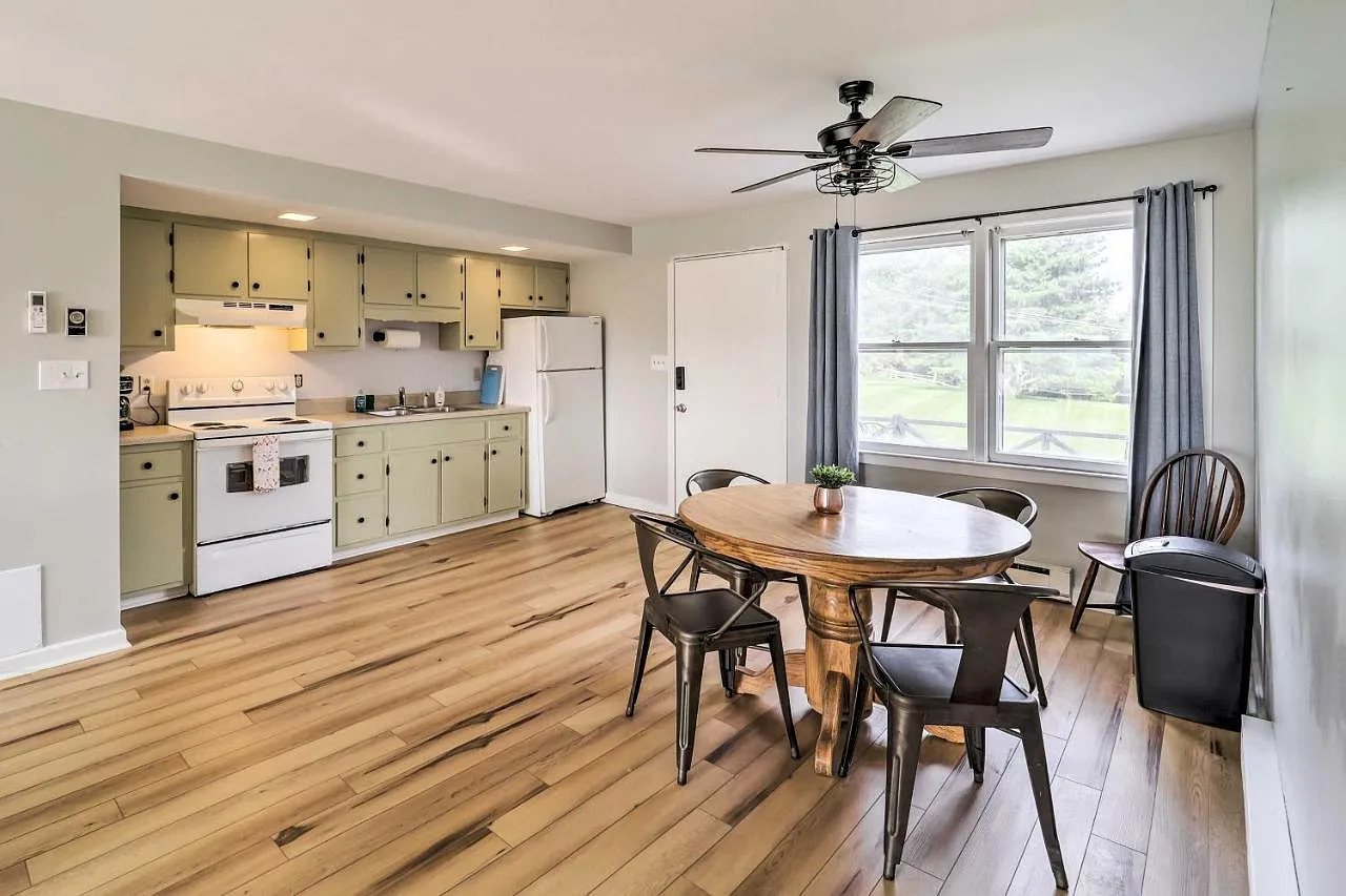 3 bed, 1089 sqft, $1,850 — Photo 1