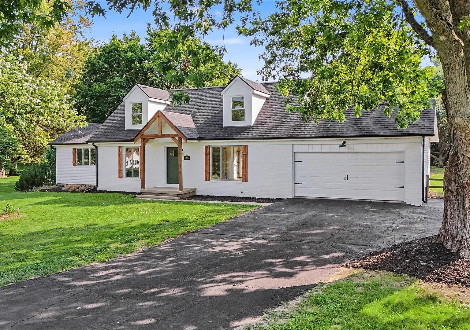 4 bed, 1988 sqft, $3,500 — Photo 3