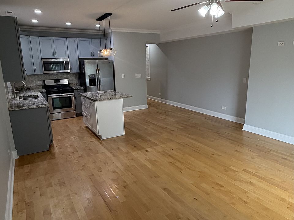 1st image of 4933 S Prairie Ave #1