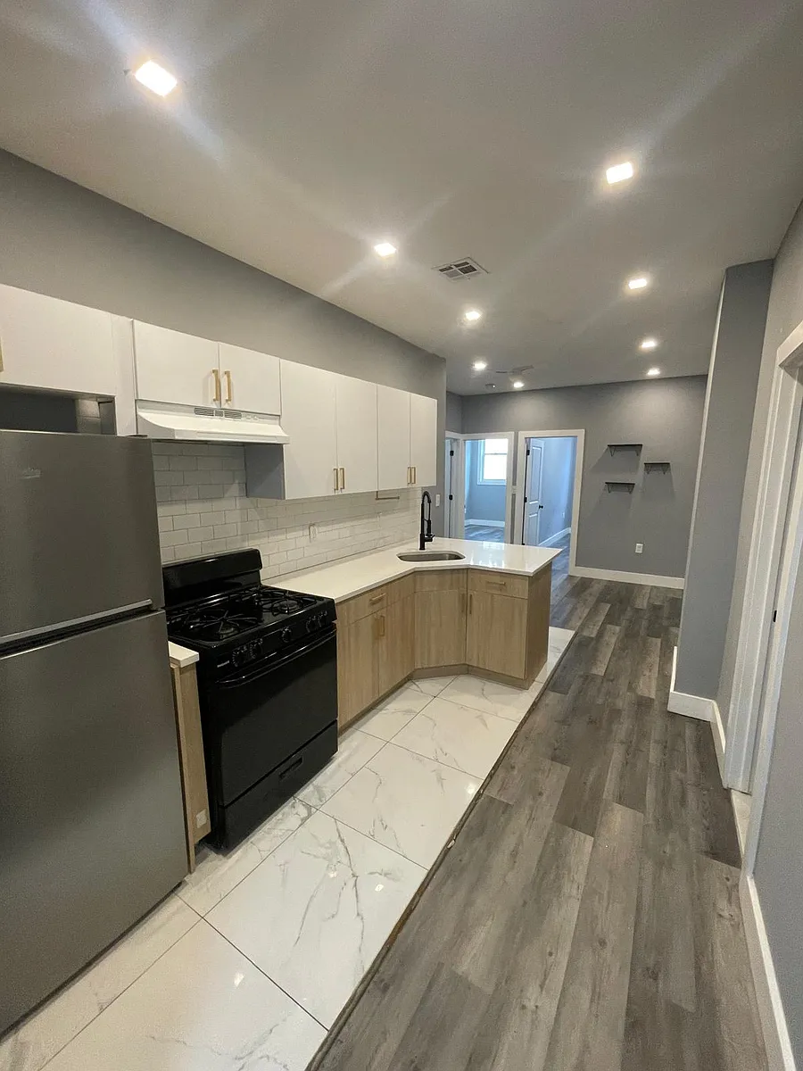 Building Photo - 235 2nd St #2
