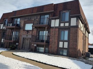 4136 Newcastle Dr APT 102, Sylvania, OH 43560