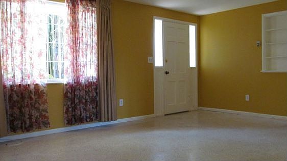 3rd image of 4338 Beacon Square Dr