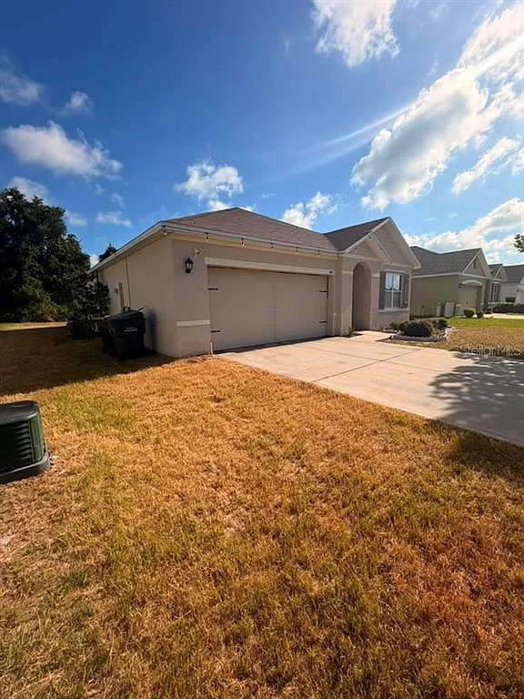 3 bed, 2.0 bath, 1690 sqft, $1,900 — Photo 2