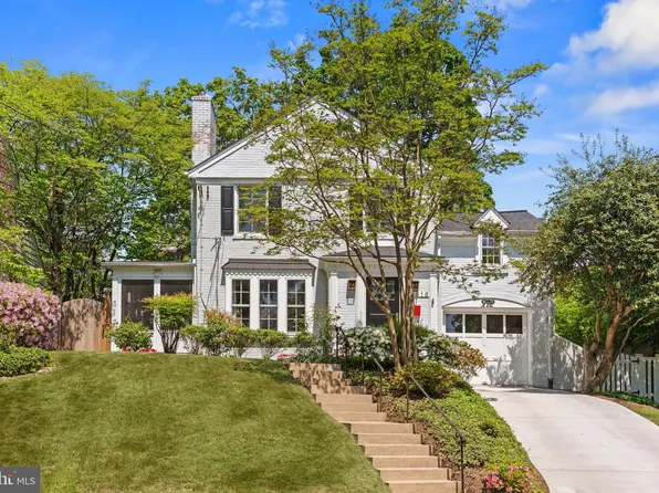 7616 Lynn Dr, Chevy Chase, MD 20815