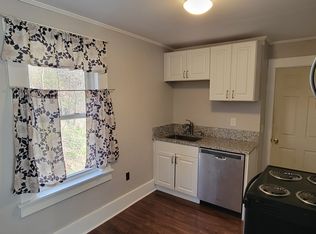 56 Merrimack St #B, Hooksett, NH 03106