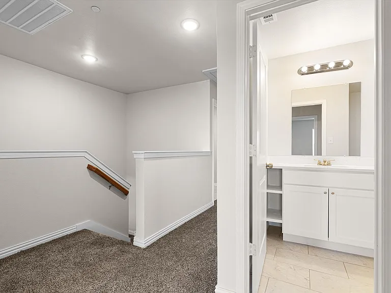 6215 Roby Dr — Photo 22