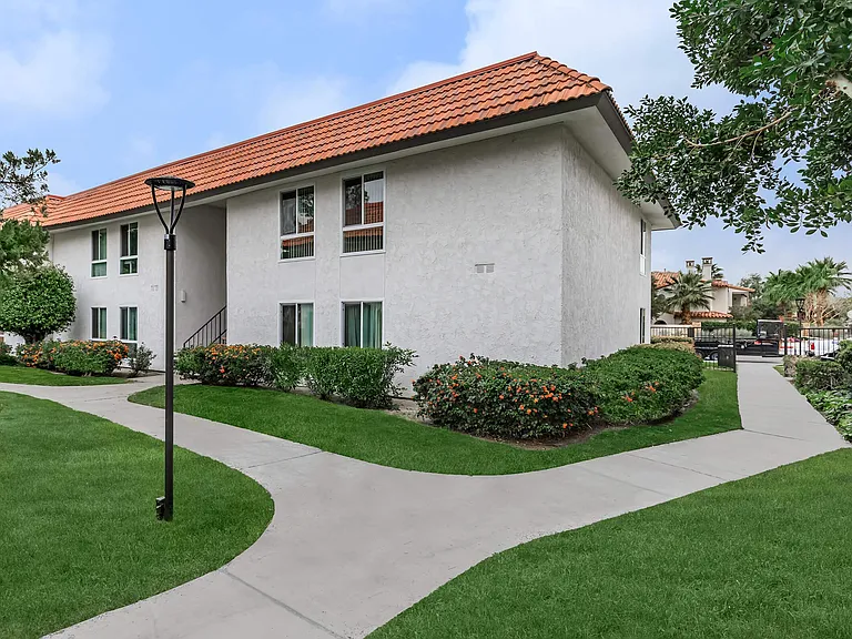 Pacific Palms — Photo 11